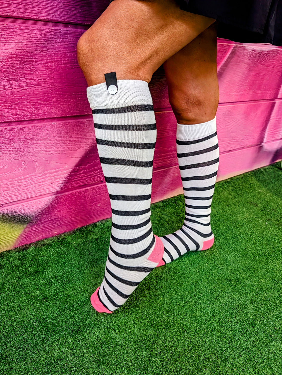 🧦 The Sock Industry Hasn’t Changed in 200 Years — Until Now - Le Loxx