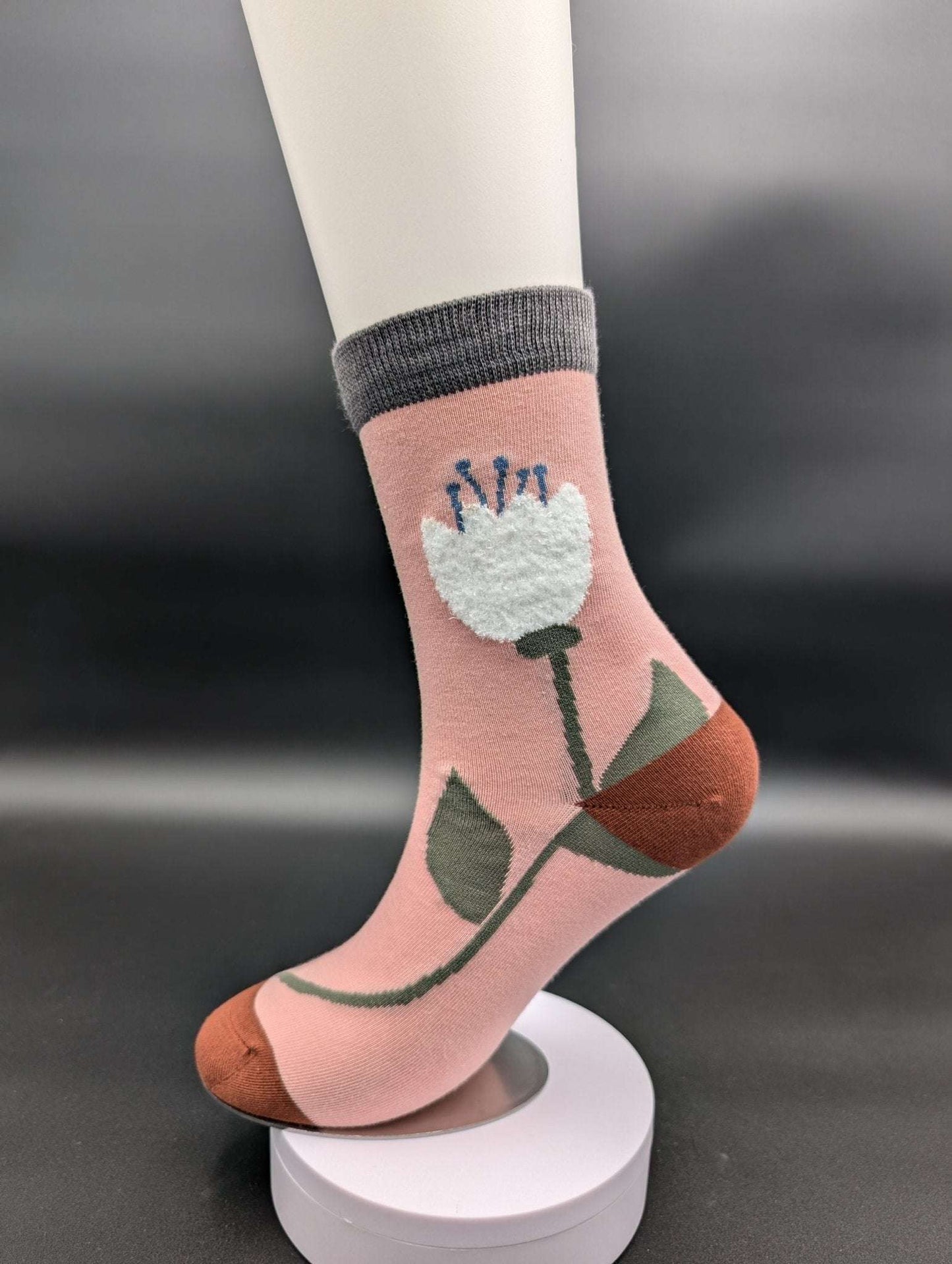 Vienna Flower Ankle Socks – Magnetic Lock and Loop Design - Le Loxx