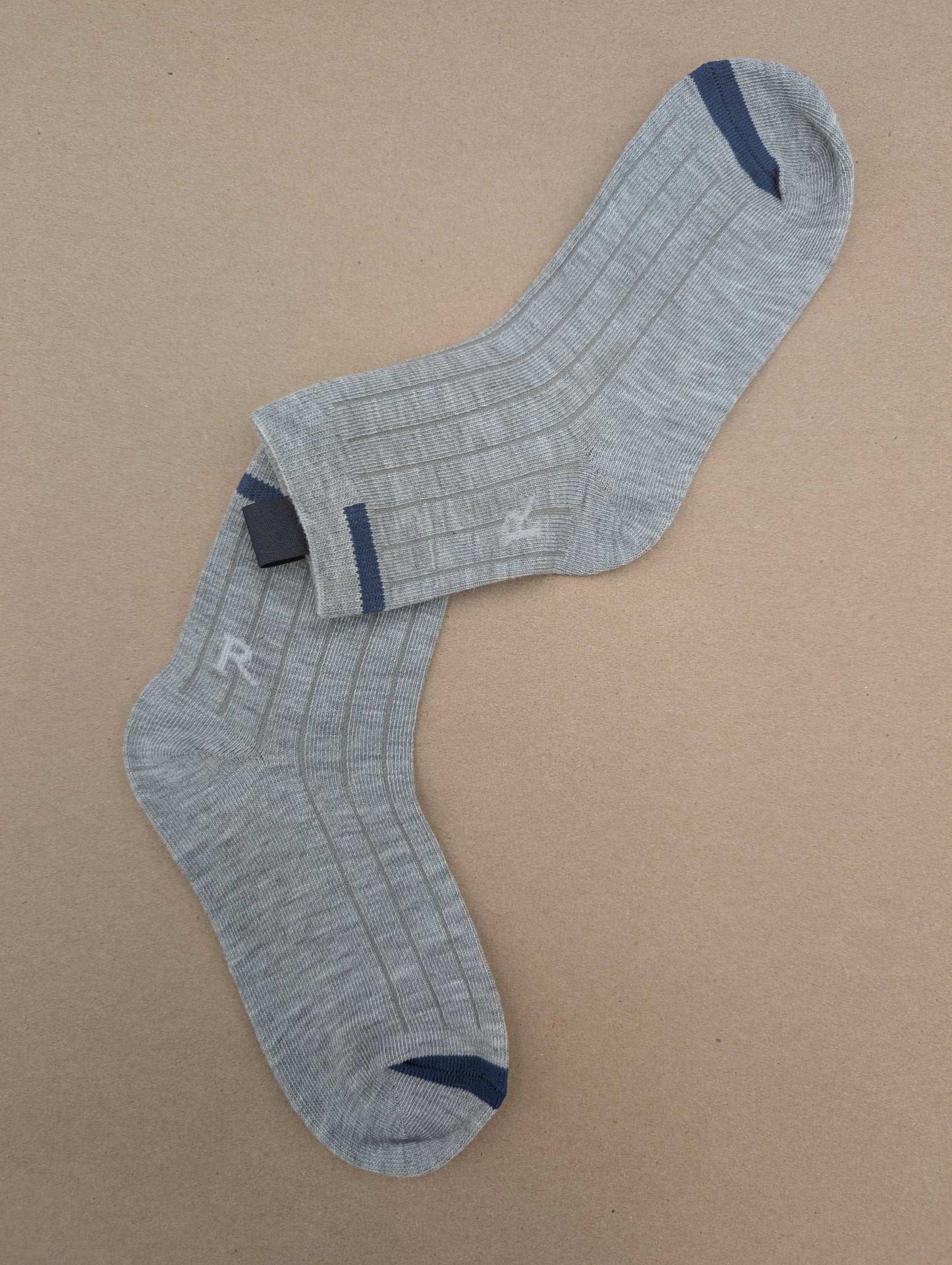 Sen Grey Kids Socks – Magnetic Lock and Loop Design - Le Loxx