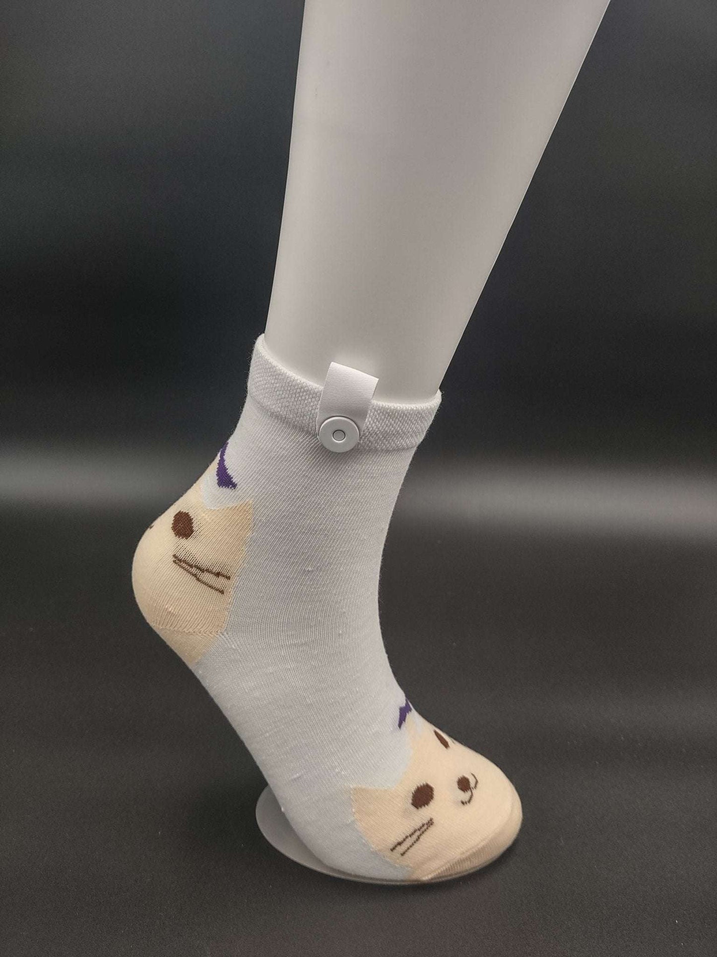 Osaka White Ankle Socks – Magnetic Lock and Loop Design - Le Loxx