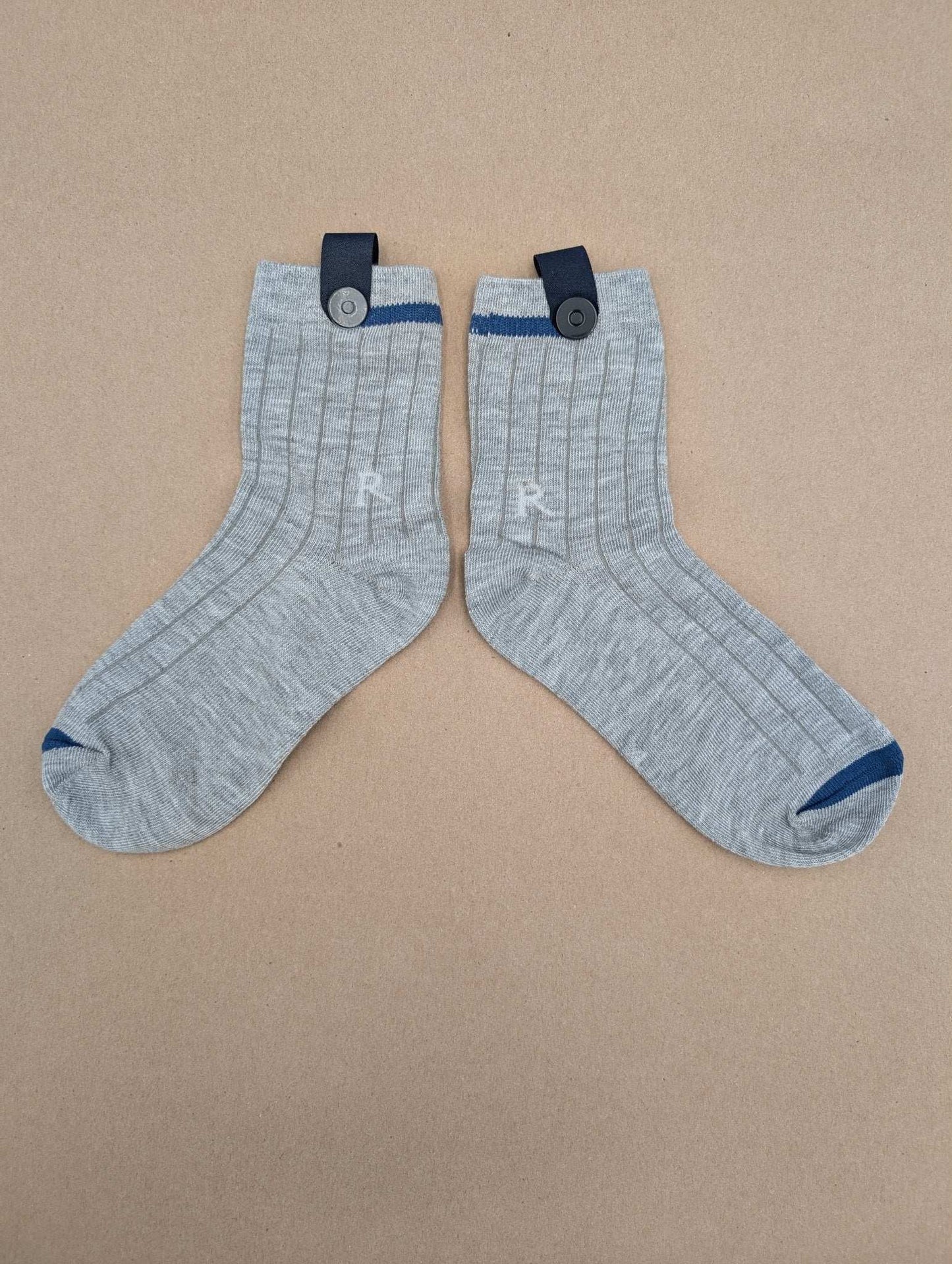 Sen Grey Kids Socks – Magnetic Lock and Loop Design - Le Loxx