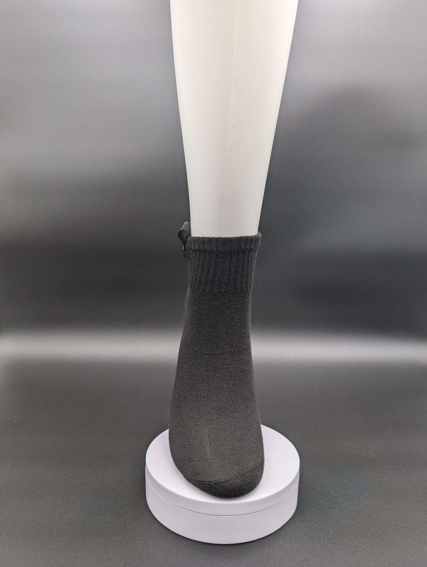 Santa Monica Mid Cut Ankle Socks – Magnetic Lock and Loop Innovation - Le Loxx