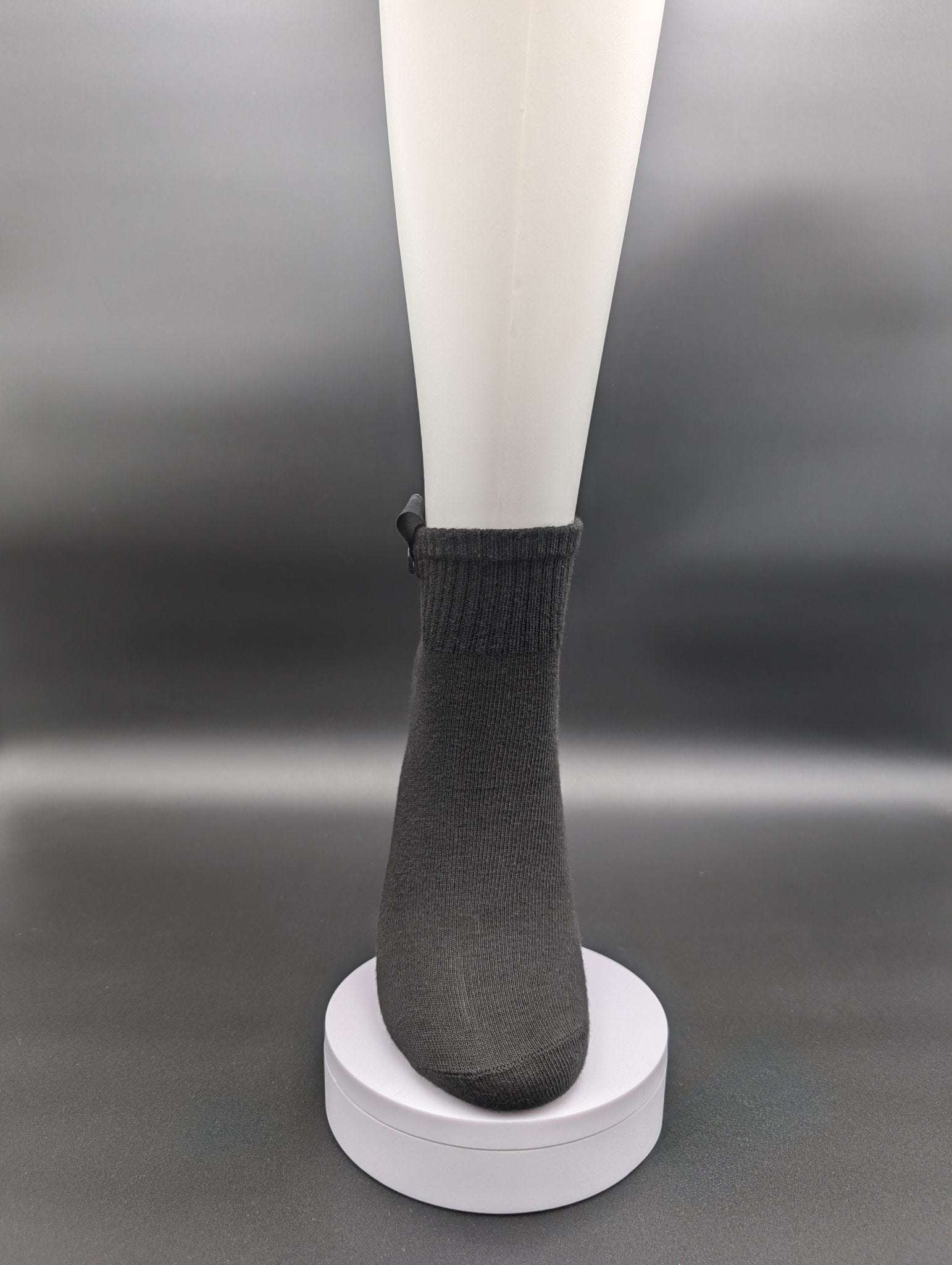 Santa Monica Mid Cut Ankle Socks – Magnetic Lock and Loop Innovation - Le Loxx
