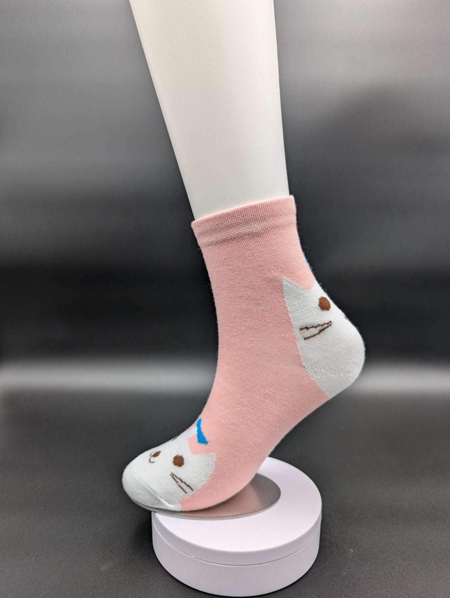Osaka Pink Ankle Socks – Magnetic Lock and Loop Design - Le Loxx