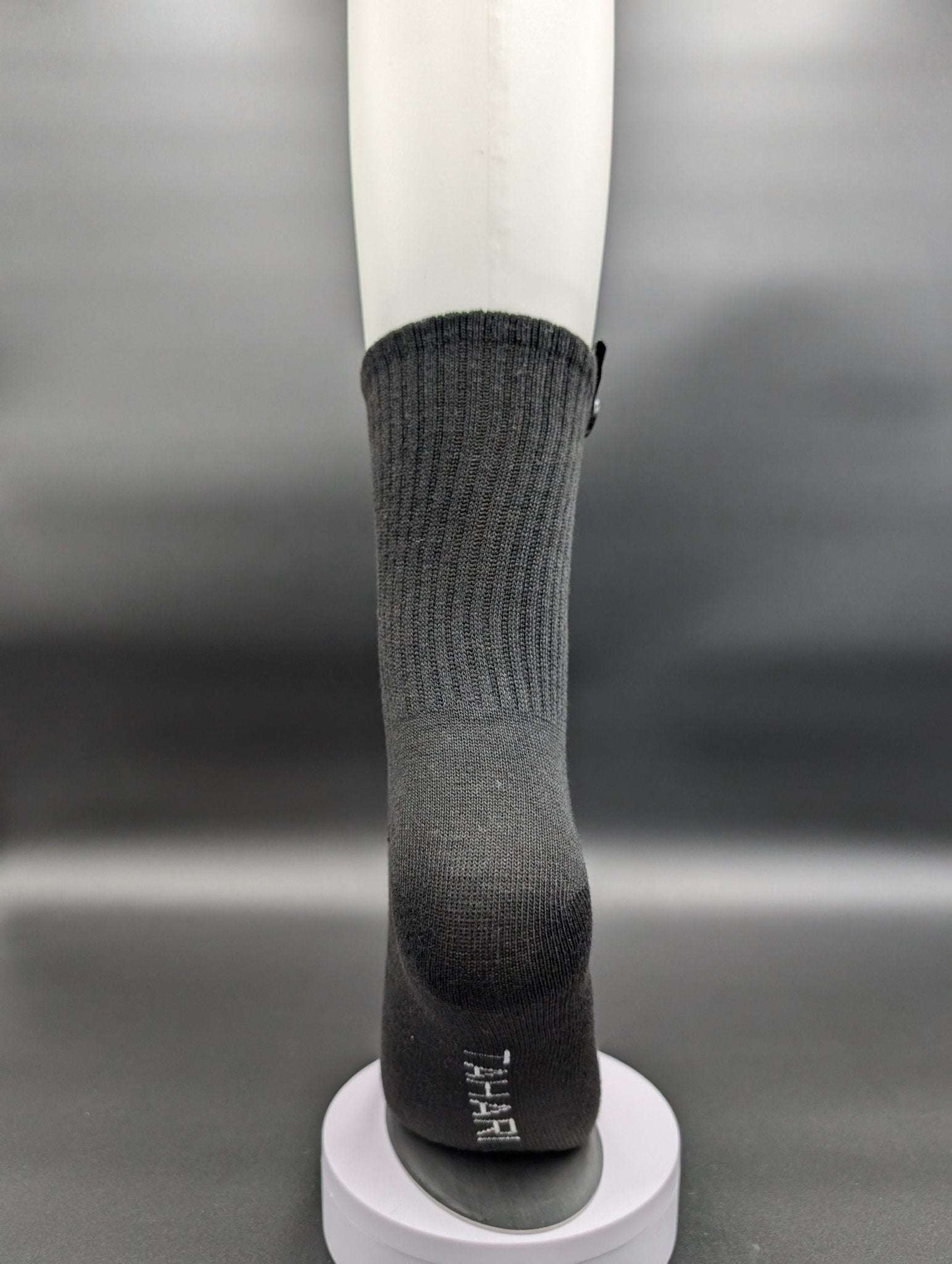 Monterey Crew Socks – Magnetic Lock and Loop Design - Le Loxx