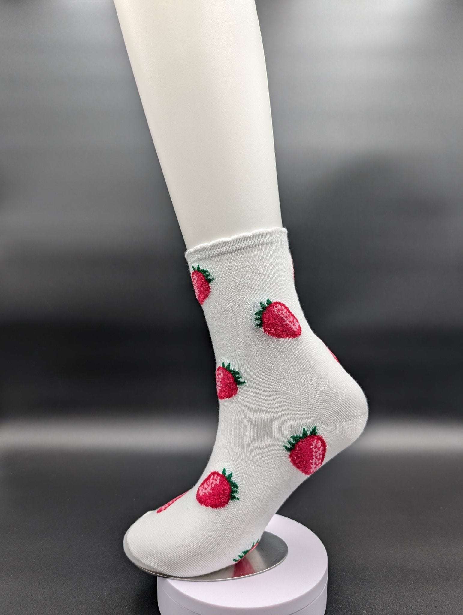 Very Berry White Ankle Socks – Magnetic Lock and Loop Design - Le Loxx