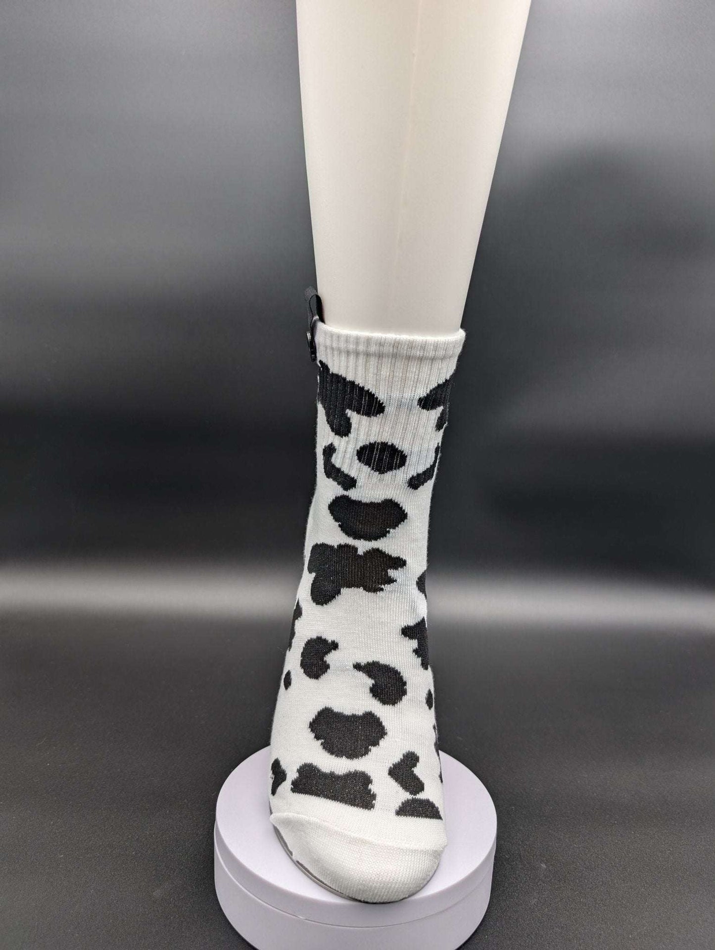 Zurich Cute Cow Novelty Socks – Magnetic Lock and Loop Design - Le Loxx