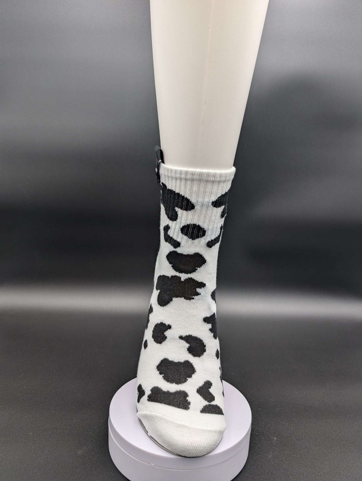 Zurich Cute Cow Novelty Socks – Magnetic Lock and Loop Design - Le Loxx