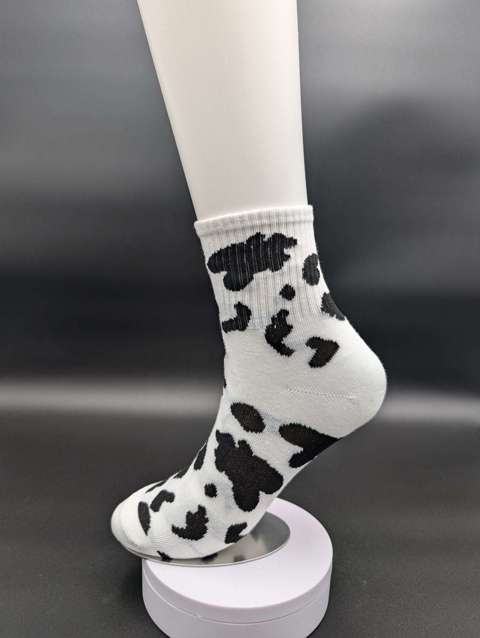 Zurich Cute Cow Novelty Socks – Magnetic Lock and Loop Design - Le Loxx