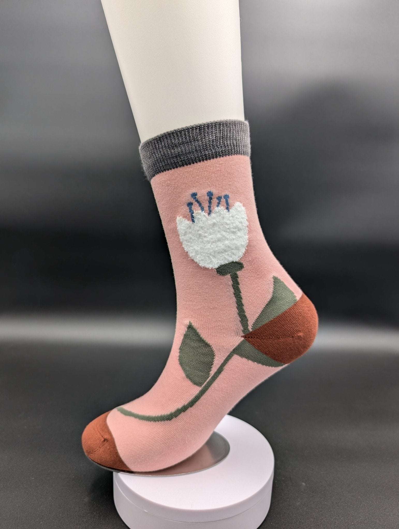 Vienna Flower Ankle Socks – Magnetic Lock and Loop Design - Le Loxx