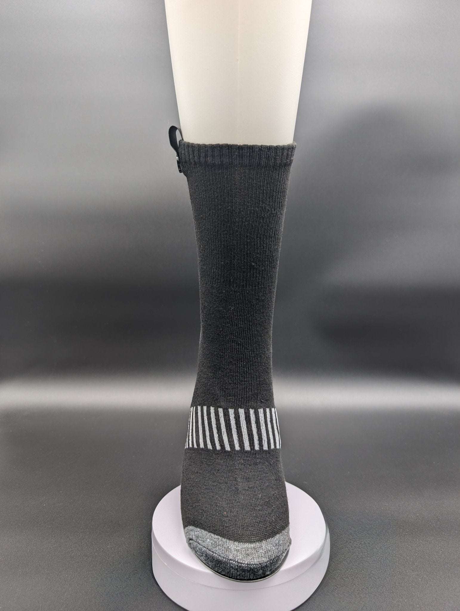 Seattle Black Athletic Crew Socks – Magnetic Lock and Loop Design - Le Loxx