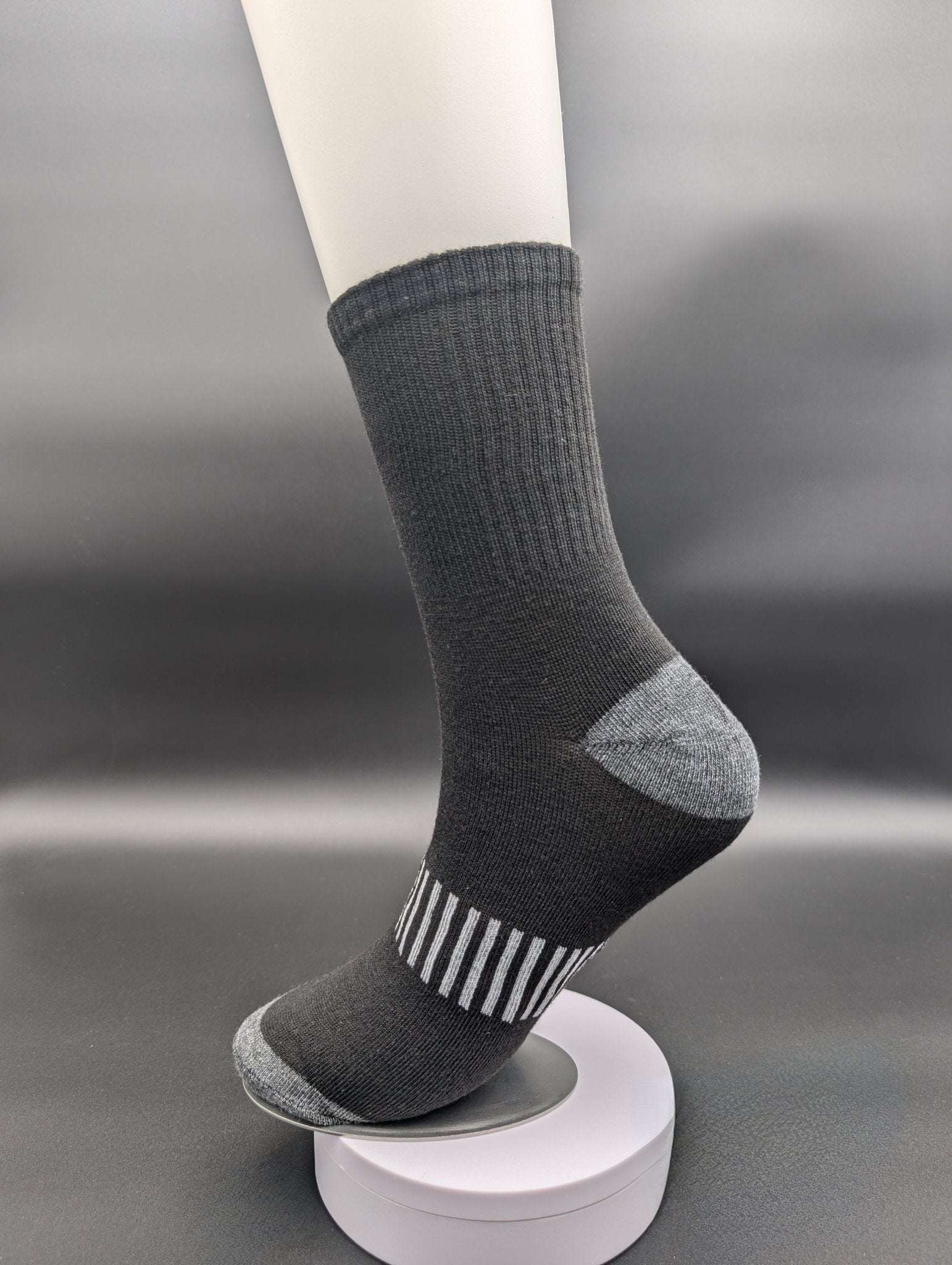 Seattle Black Athletic Crew Socks – Magnetic Lock and Loop Design - Le Loxx