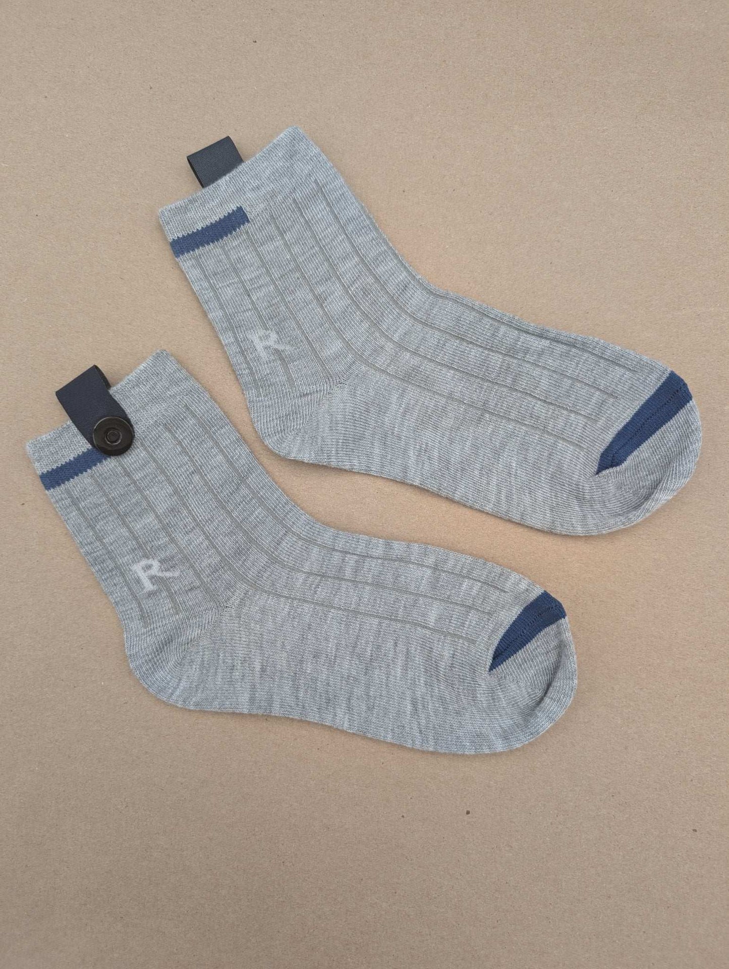 Sen Grey Kids Socks – Magnetic Lock and Loop Design - Le Loxx
