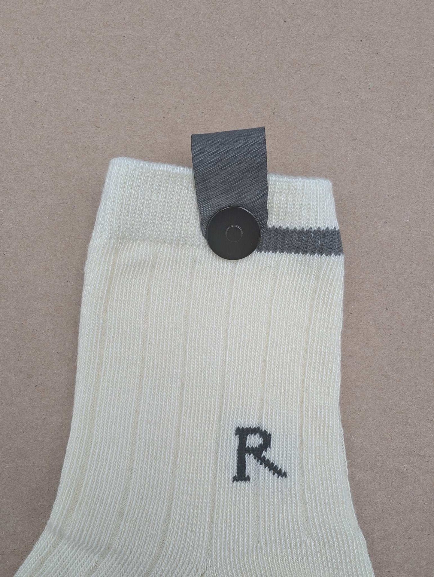 Sen White Kids Socks – Magnetic Lock and Loop Design - Le Loxx