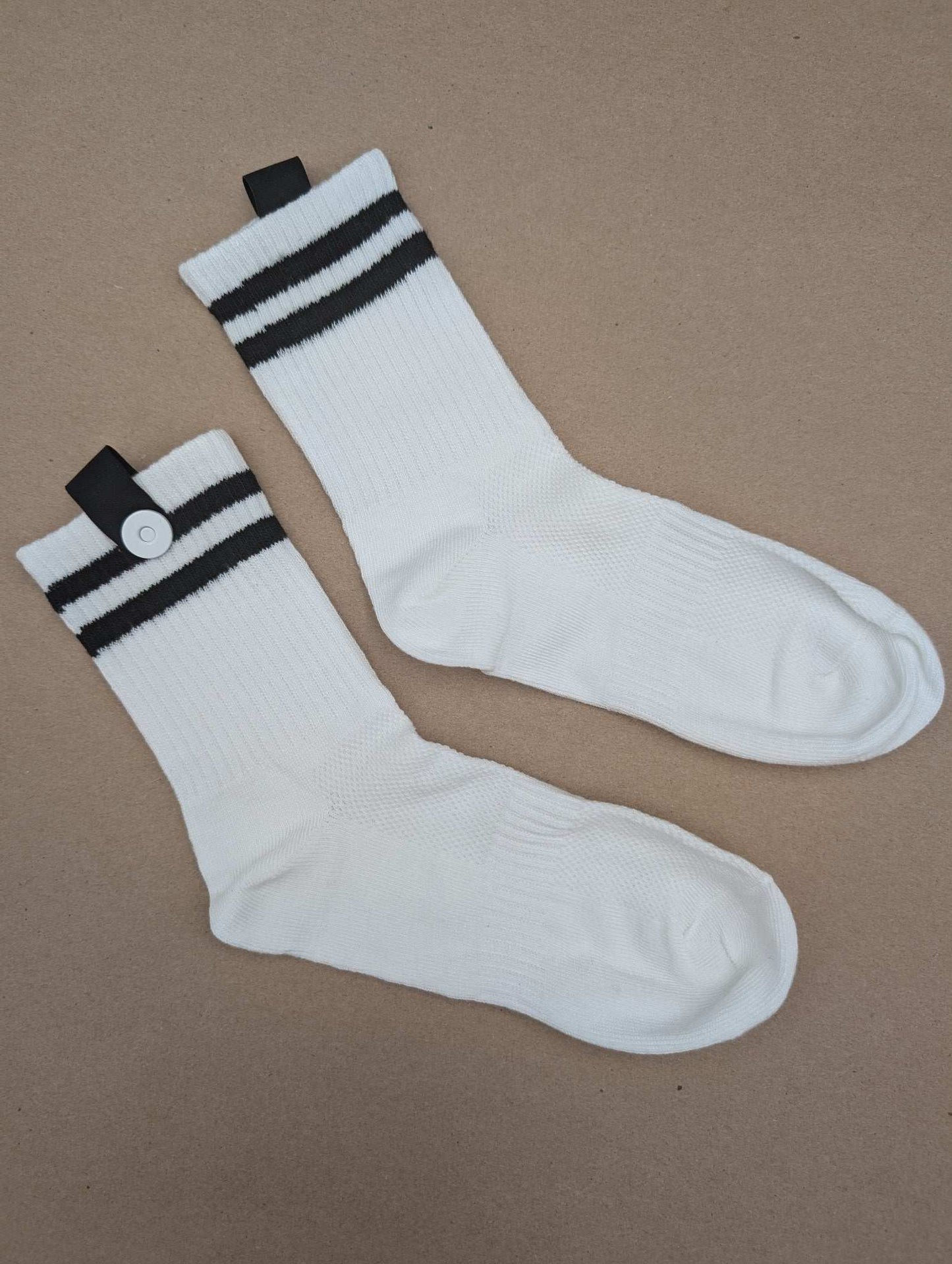 Lake White Kids Crew Socks – Magnetic Lock and Loop Design - Le Loxx