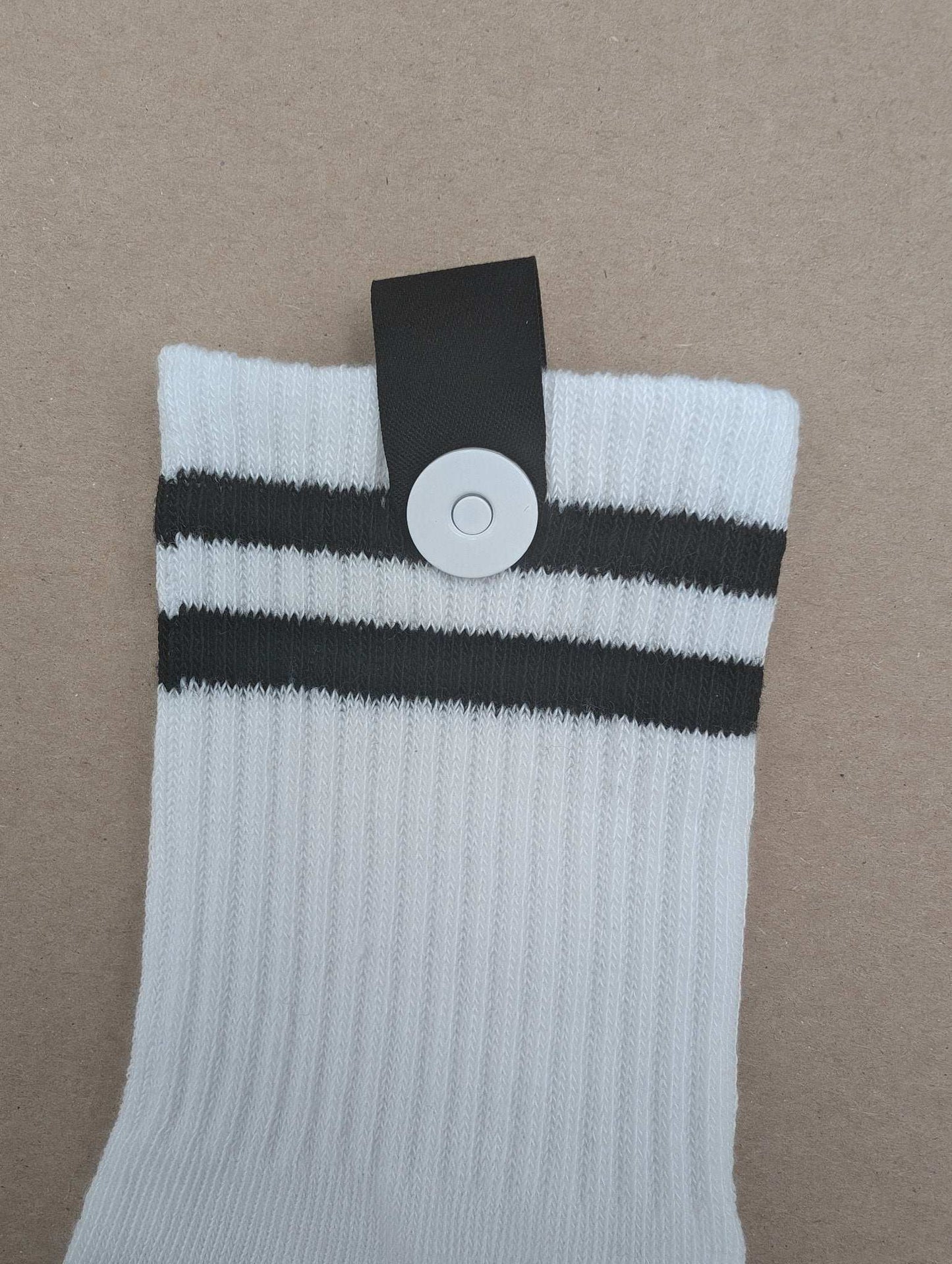 Lake White Kids Crew Socks – Magnetic Lock and Loop Design - Le Loxx
