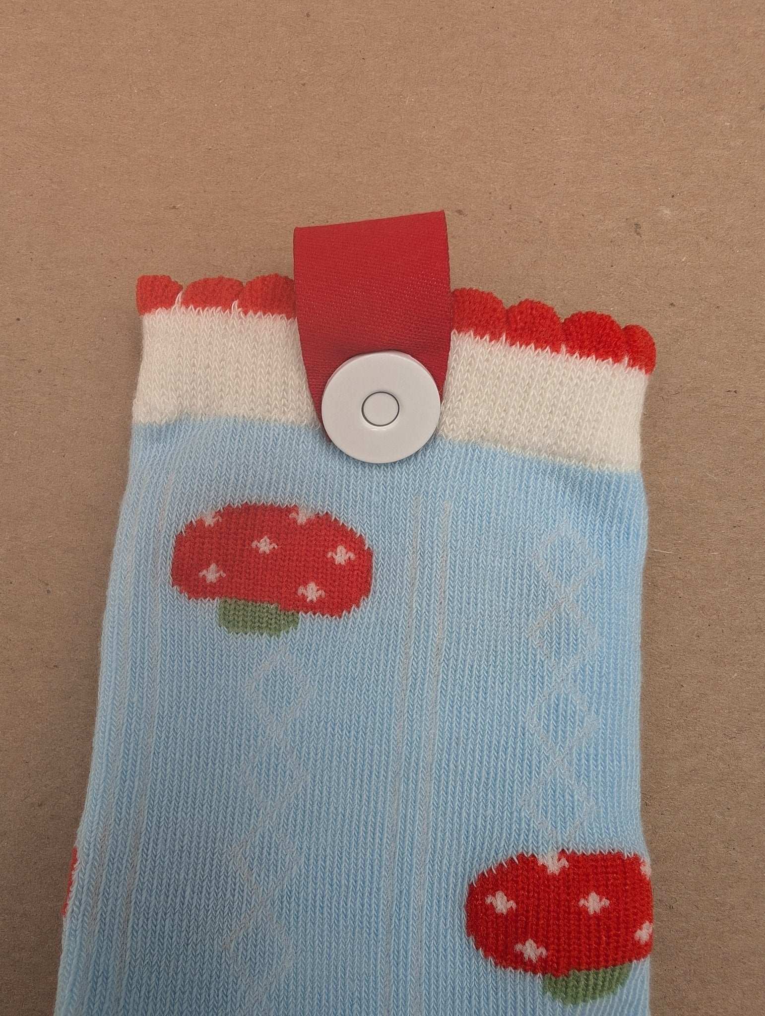 Lune Daydreams Kids Socks – Magnetic Lock and Loop Design - Le Loxx