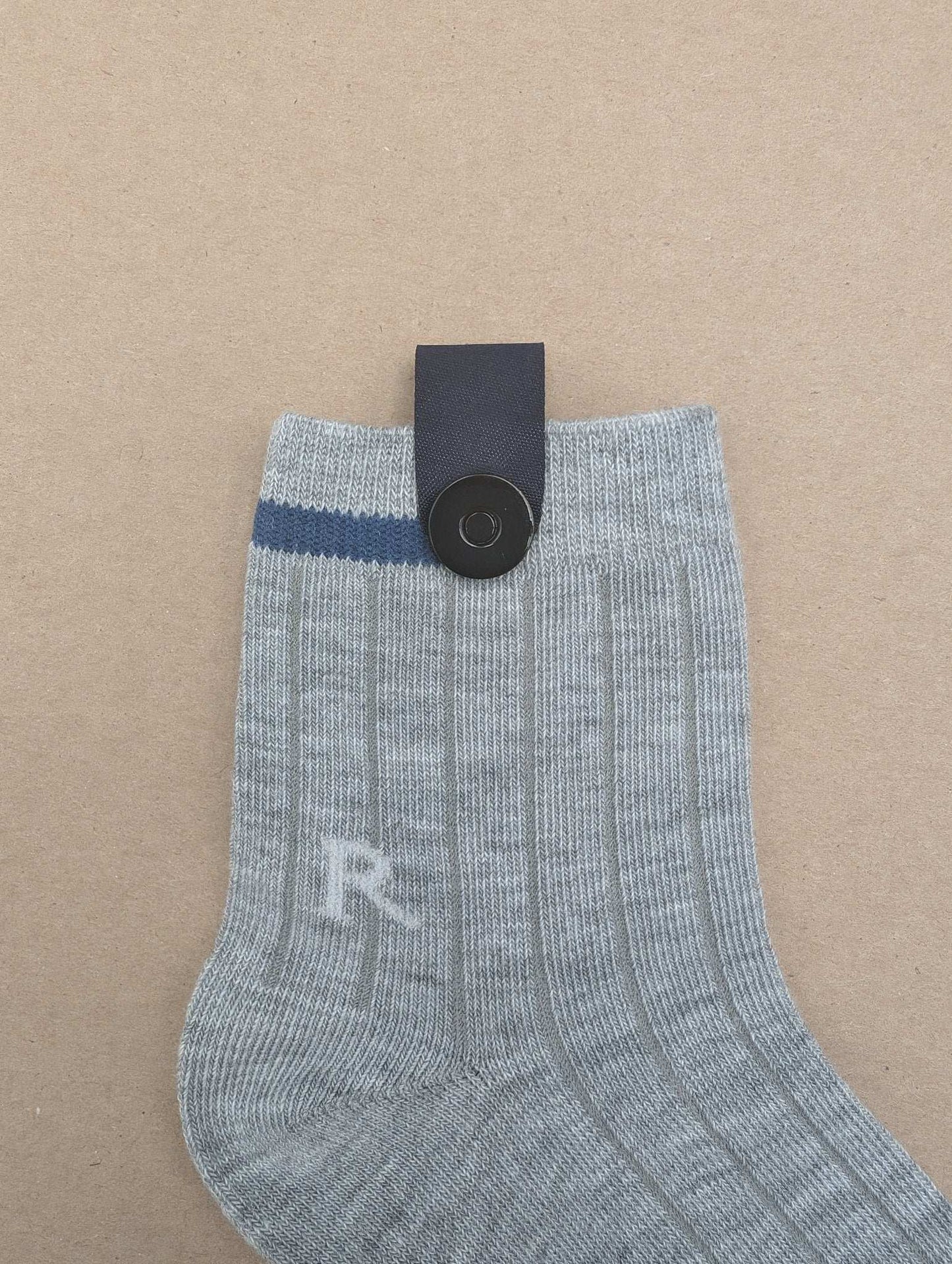Sen Grey Kids Socks – Magnetic Lock and Loop Design - Le Loxx